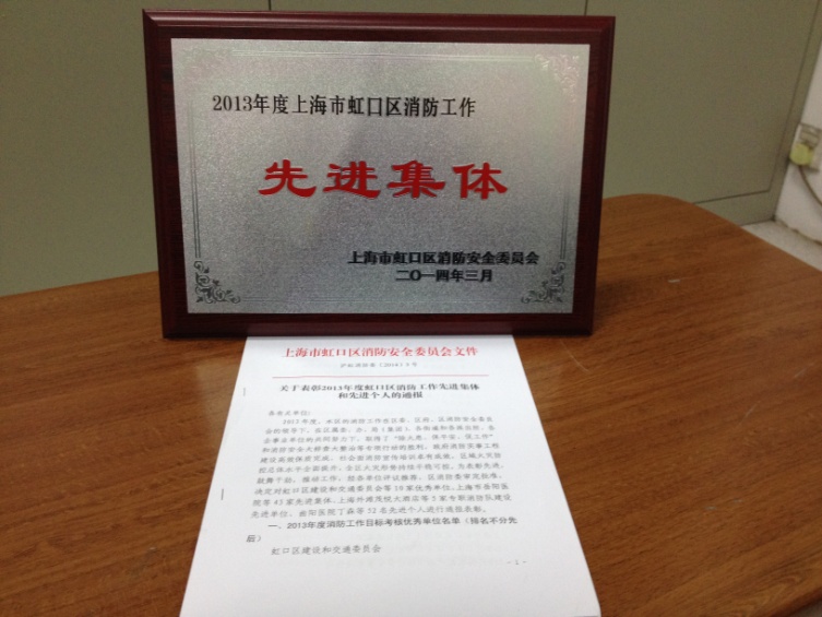 亚洲狼人精品一区二区三区