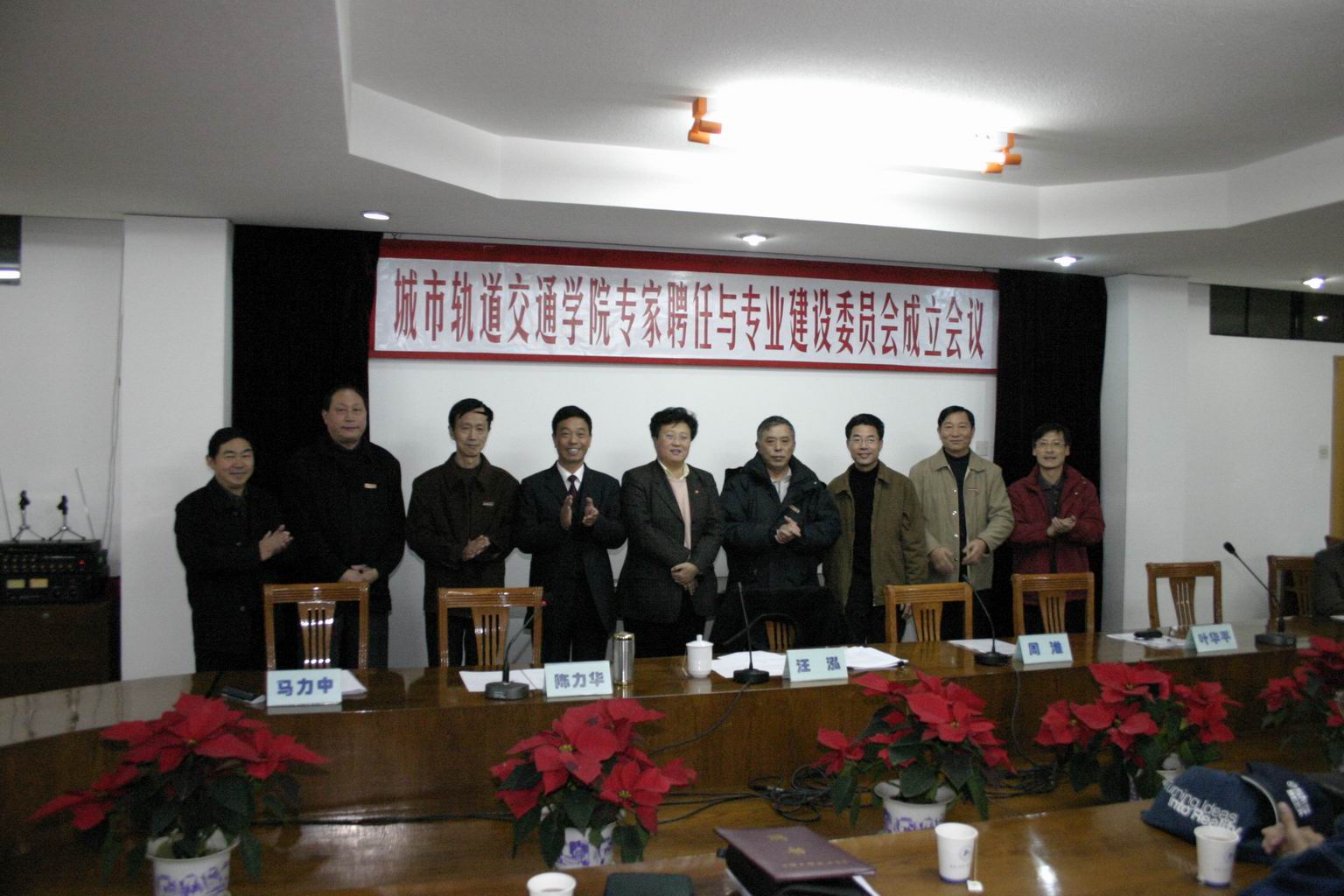 亚洲狼人精品一区二区三区